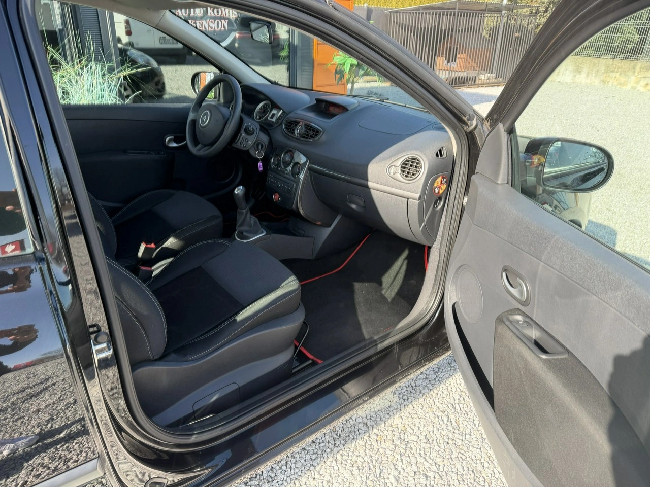 Renault Clio - Zdjęcie 21