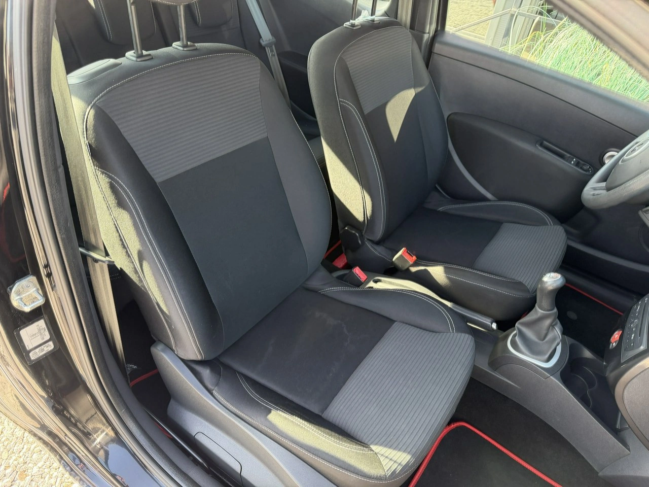 Renault Clio - Zdjęcie 23