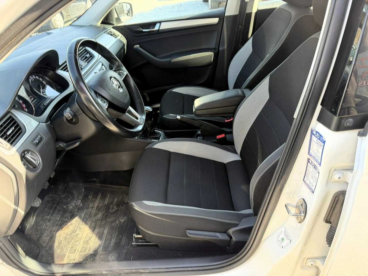 Skoda RAPID - Zdjęcie 10