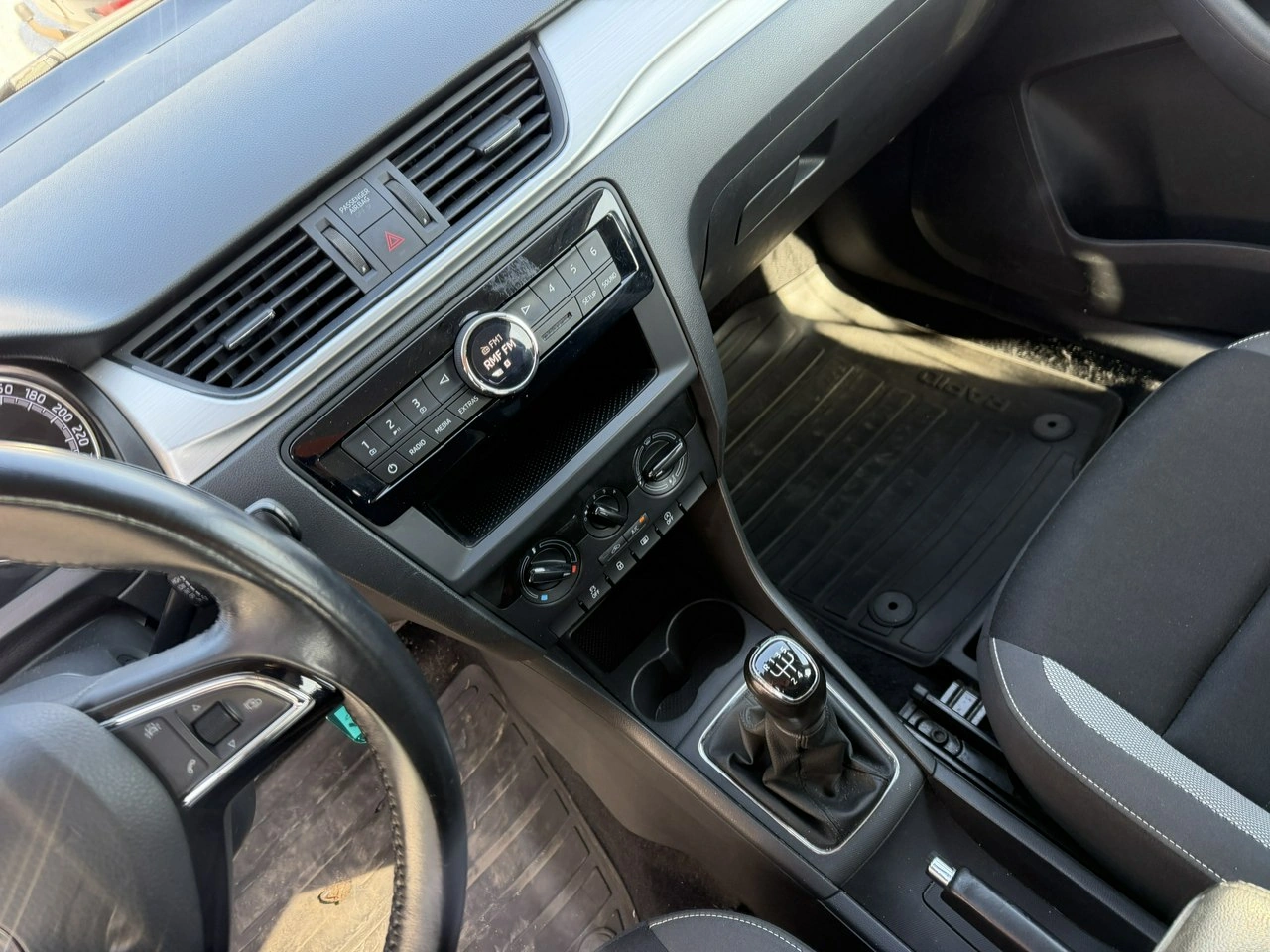 Skoda RAPID - Zdjęcie 18