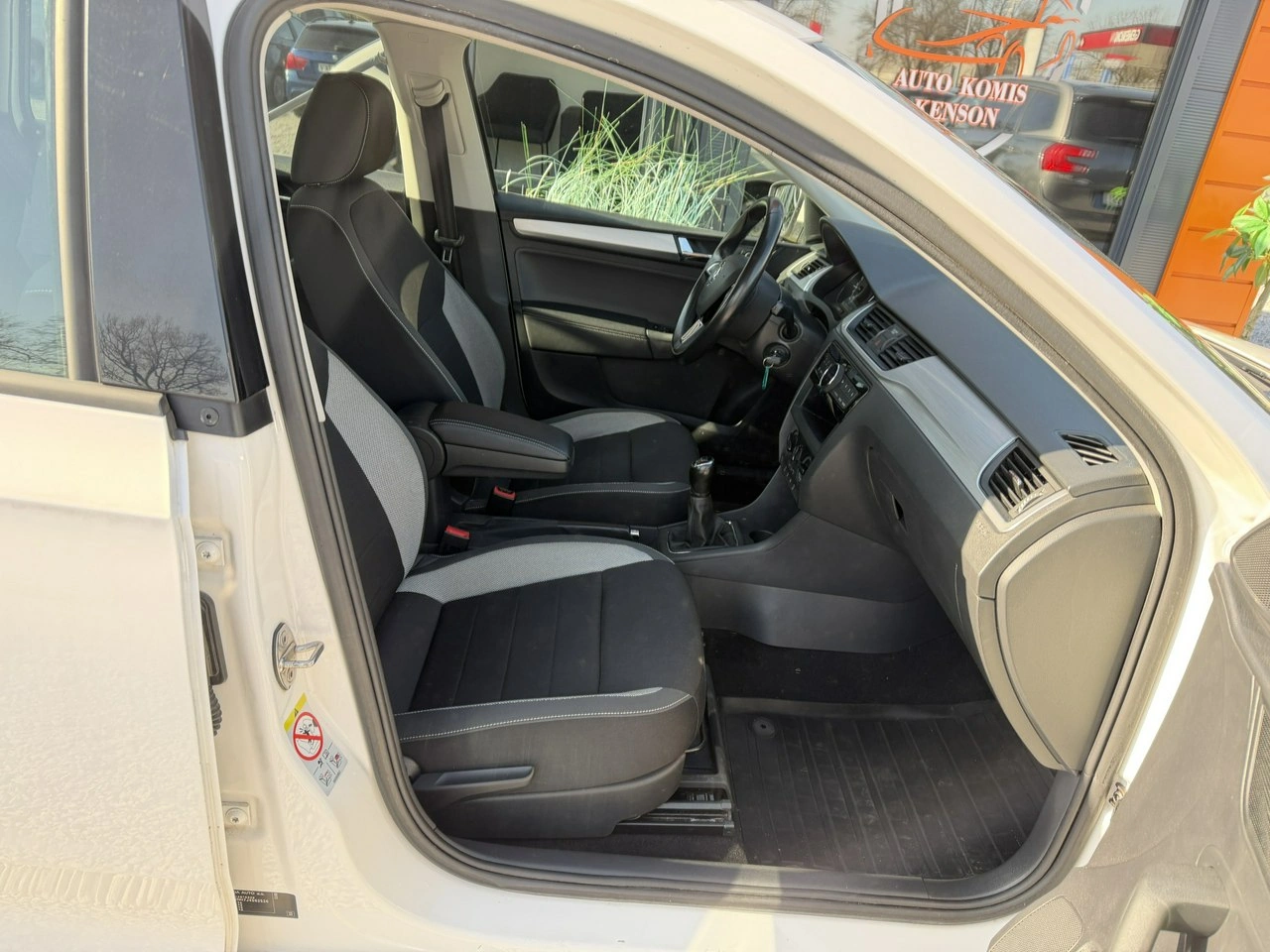 Skoda RAPID - Zdjęcie 22