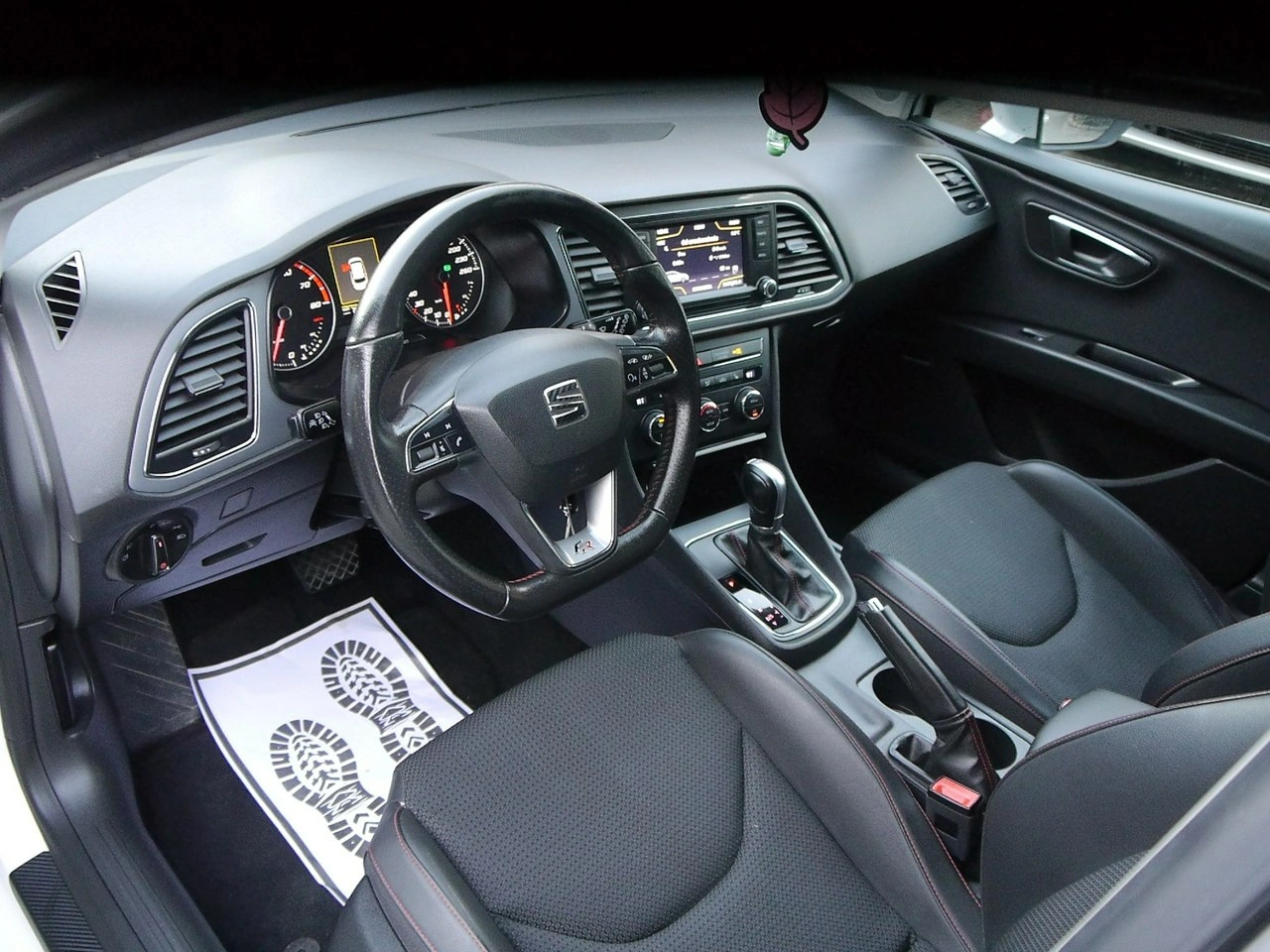 Seat Leon - Zdjęcie 15