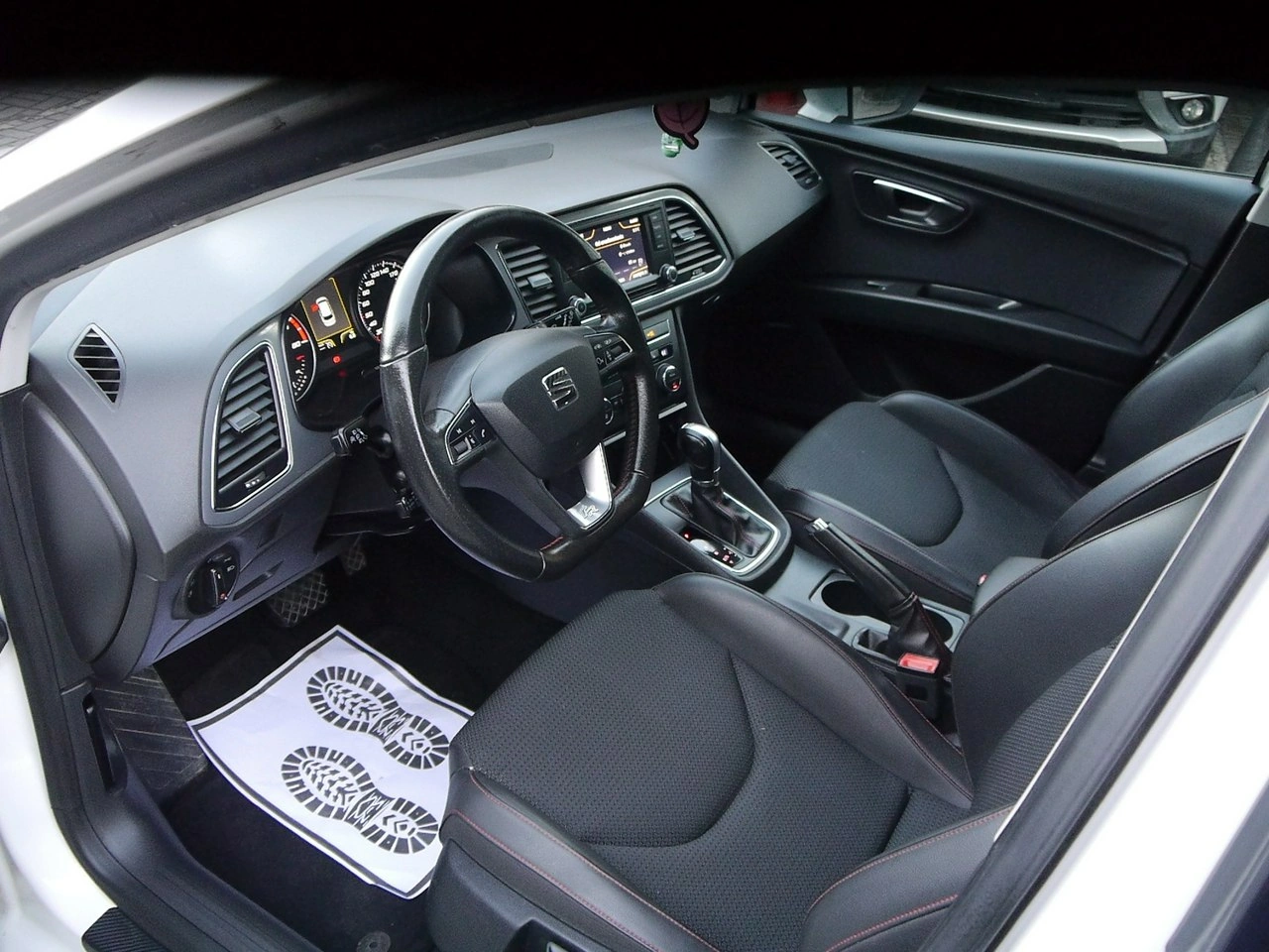 Seat Leon - Zdjęcie 16