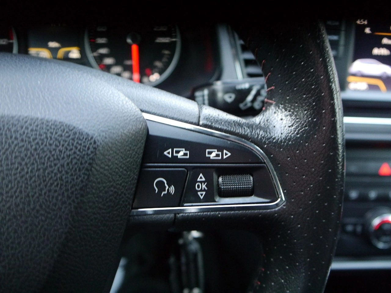 Seat Leon - Zdjęcie 32