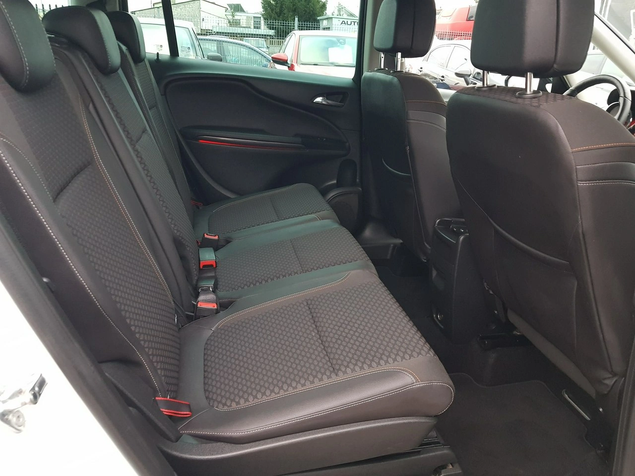 Opel Zafira - Zdjęcie 14