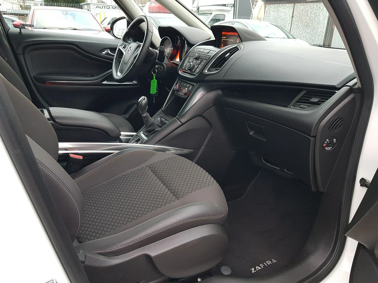 Opel Zafira - Zdjęcie 15