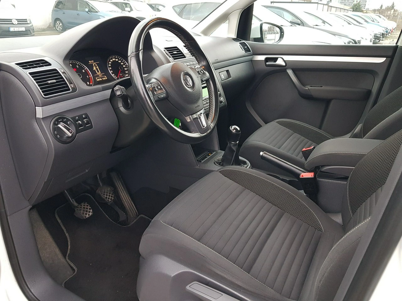 Volkswagen Touran - Zdjęcie 9