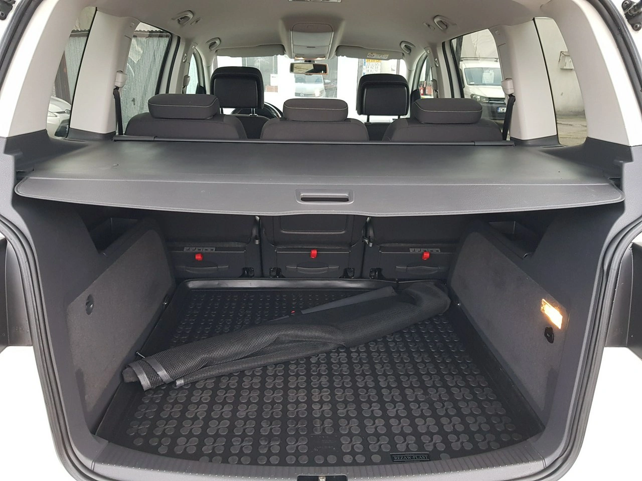 Volkswagen Touran - Zdjęcie 13