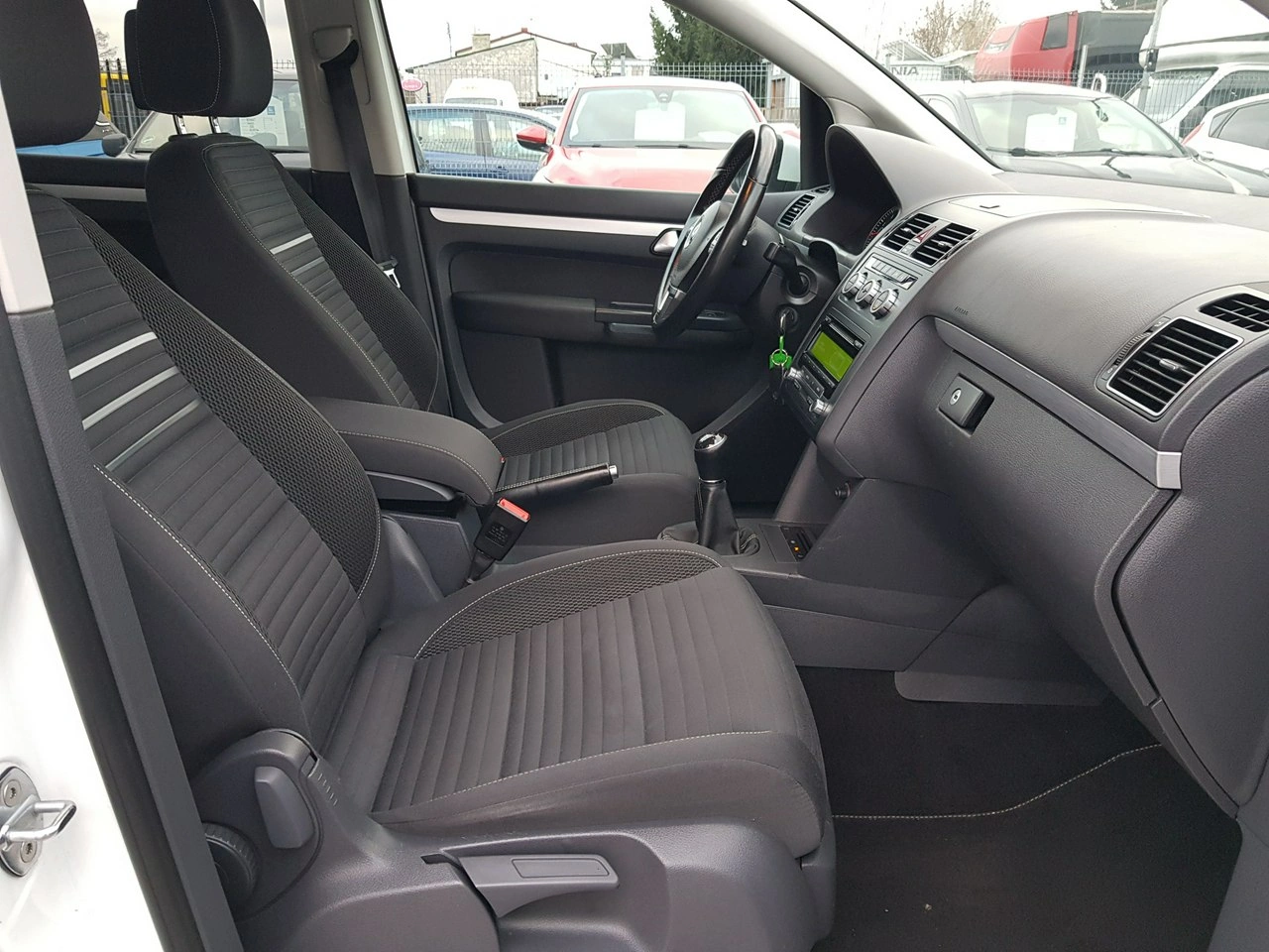 Volkswagen Touran - Zdjęcie 16