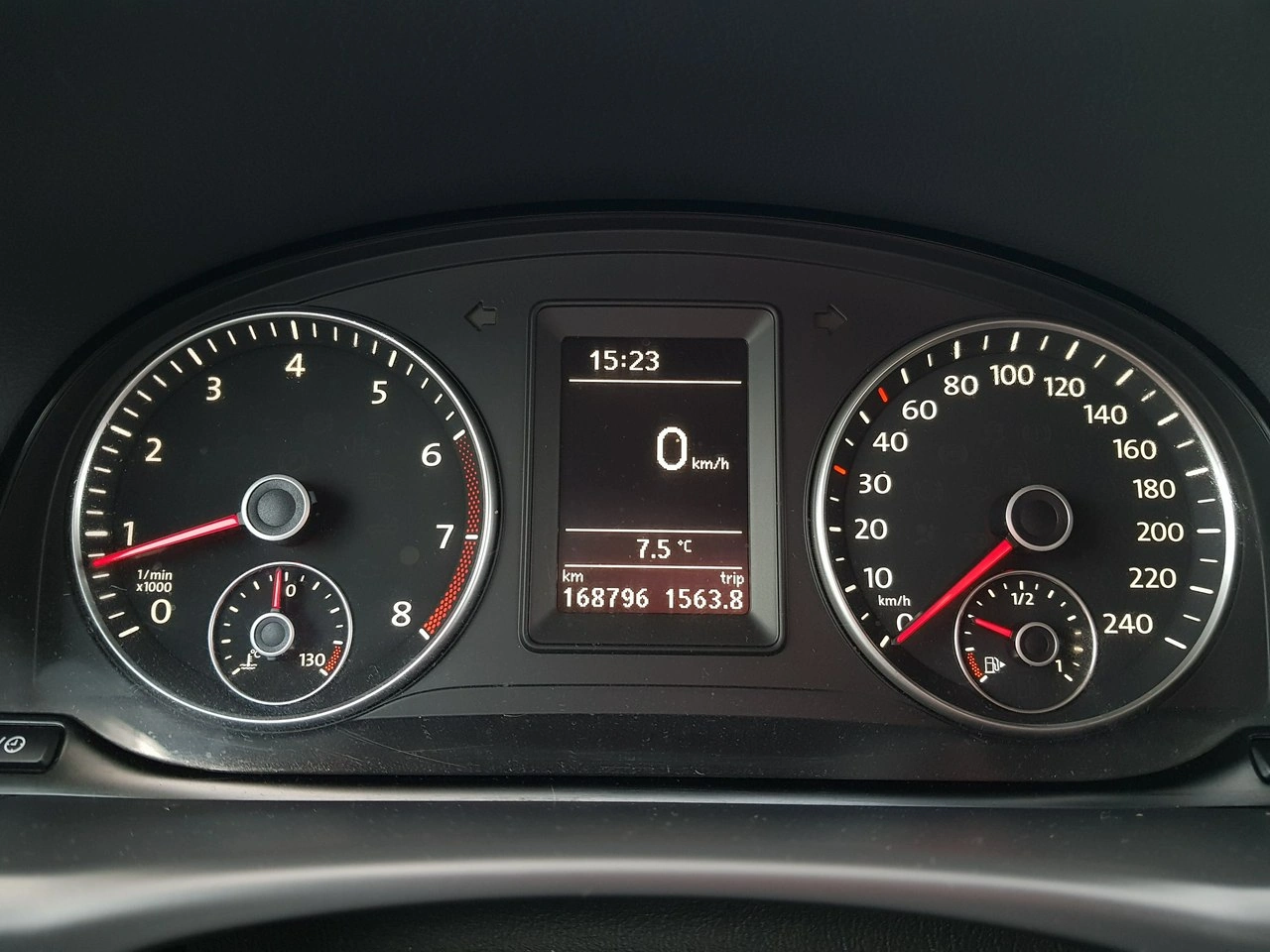 Volkswagen Touran - Zdjęcie 19