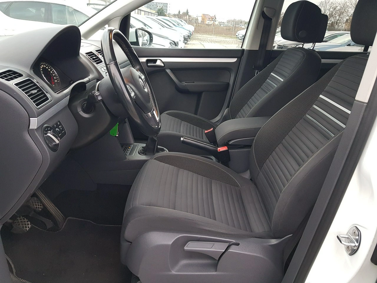 Volkswagen Touran - Zdjęcie 8