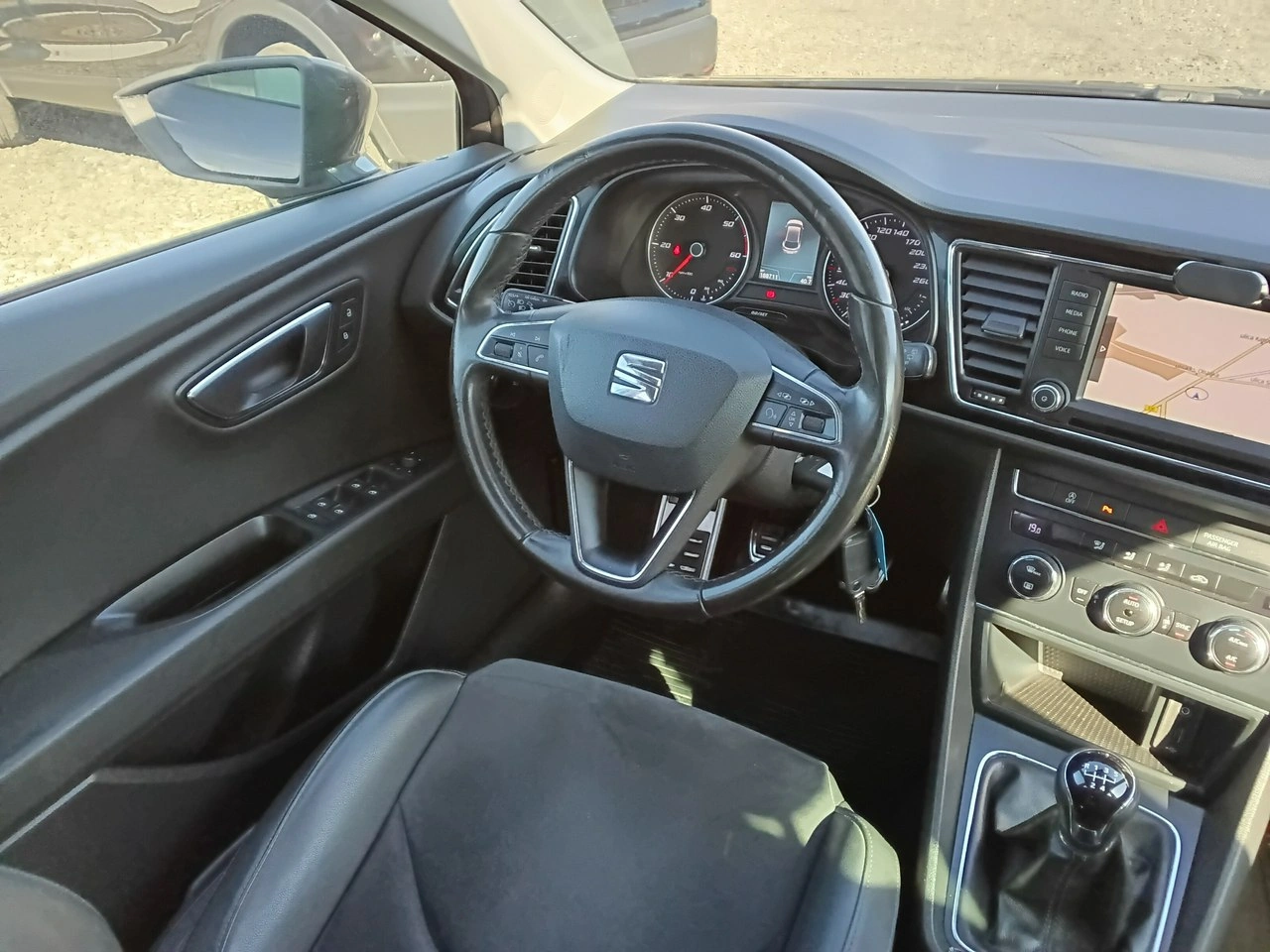 Seat Leon - Zdjęcie 10