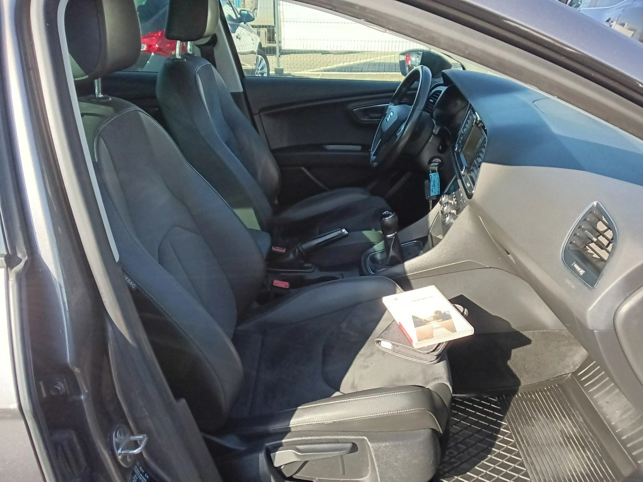 Seat Leon - Zdjęcie 11