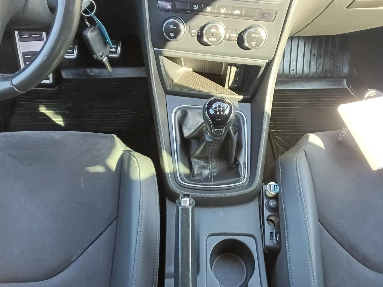 Seat Leon - Zdjęcie 15