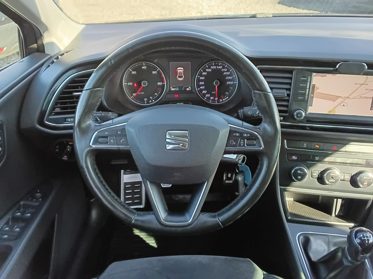 Seat Leon - Zdjęcie 23