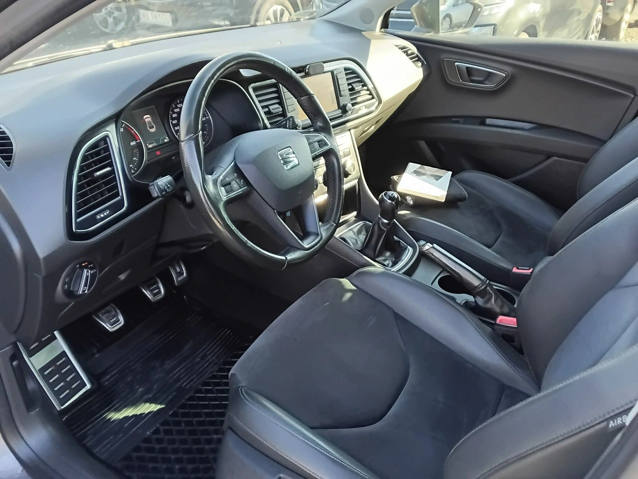 Seat Leon - Zdjęcie 8