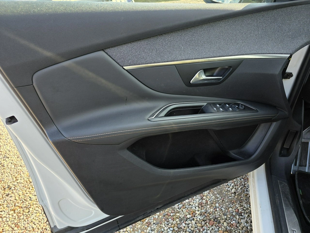 Peugeot 3008 - Zdjęcie 10