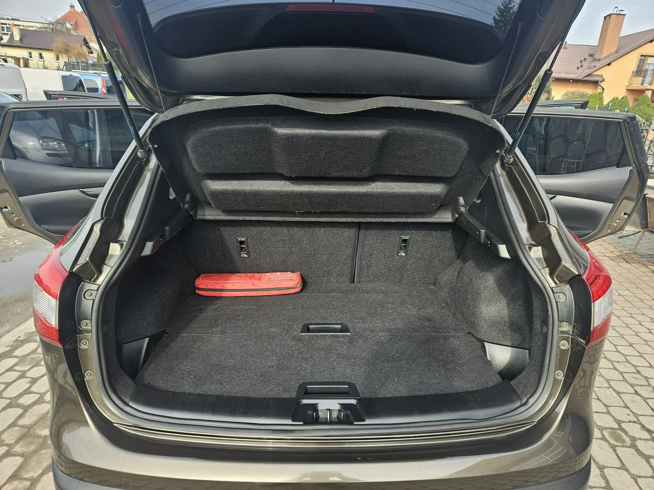 Nissan Qashqai - Zdjęcie 17