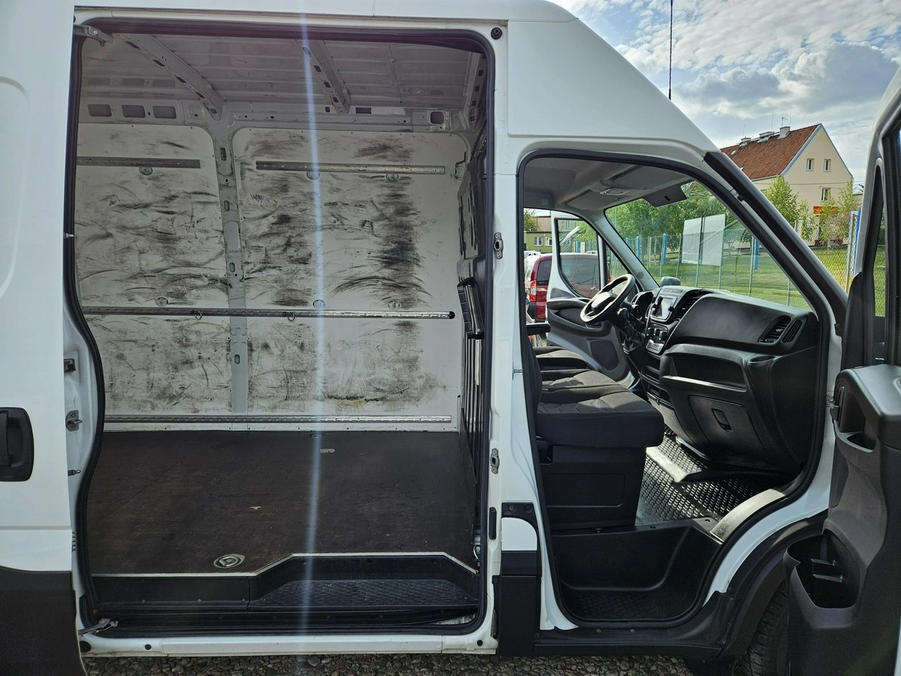 Iveco Daily 35S18 - Zdjęcie 9