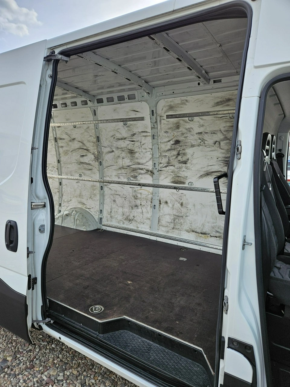 Iveco Daily 35S18 - Zdjęcie 17