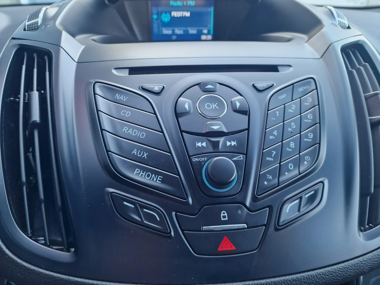 Ford Kuga - Zdjęcie 23