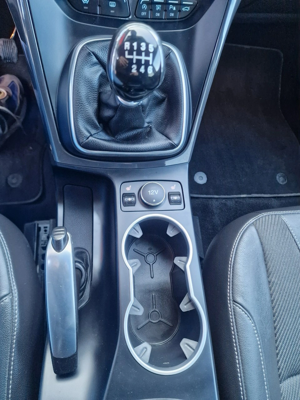 Ford Kuga - Zdjęcie 26