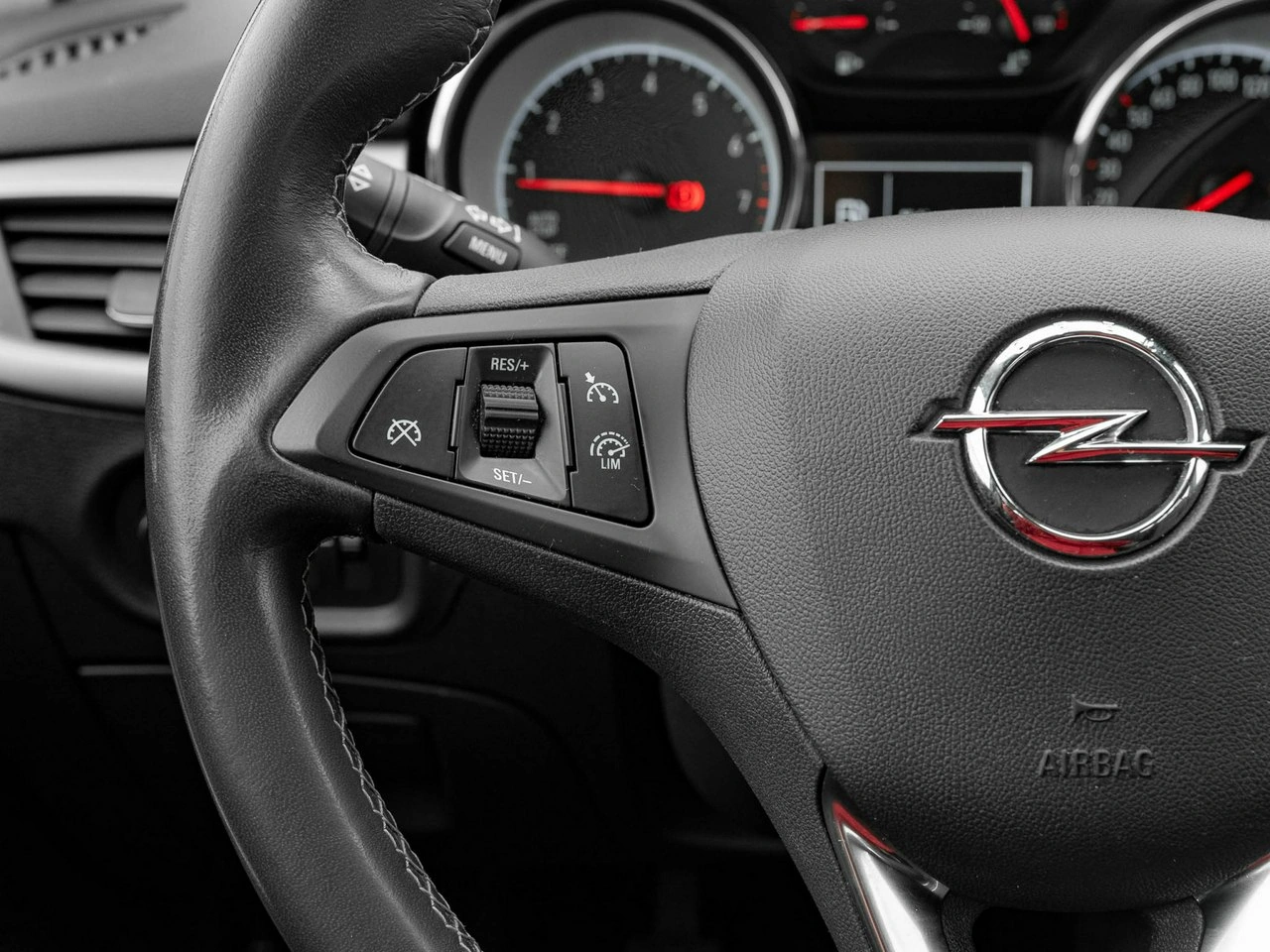 Opel Astra - Zdjęcie 12