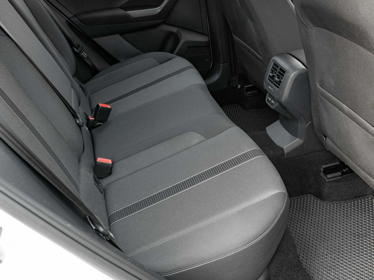 Volkswagen T-Roc - Zdjęcie 30