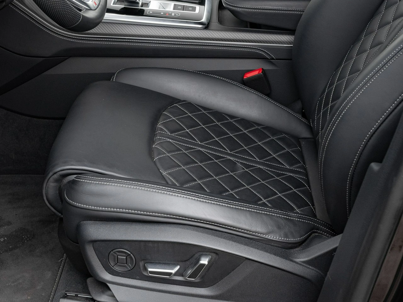 Audi SQ8 - Zdjęcie 12