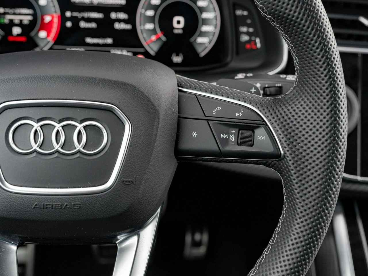 Audi SQ8 - Zdjęcie 16