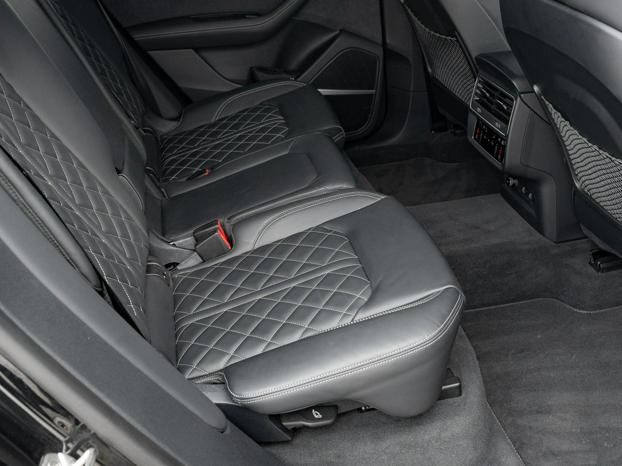 Audi SQ8 - Zdjęcie 30