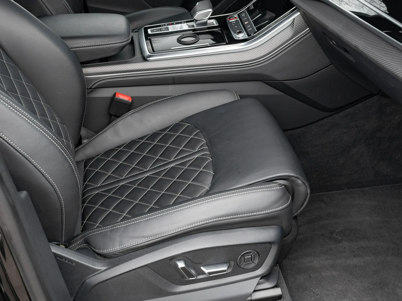 Audi SQ8 - Zdjęcie 32