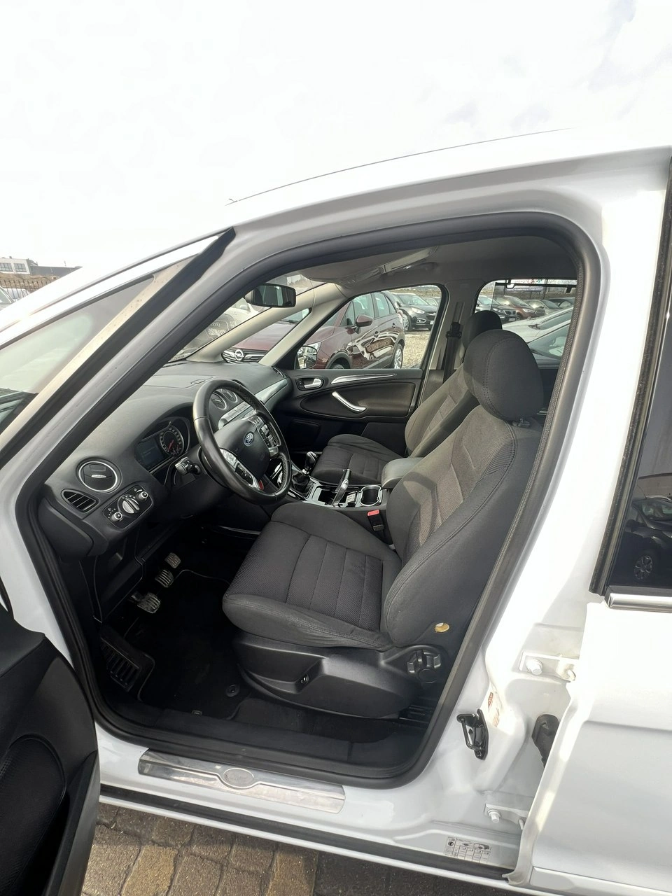 Ford S-Max - Zdjęcie 9