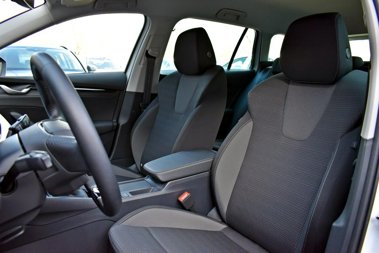 Skoda Octavia - Zdjęcie 10