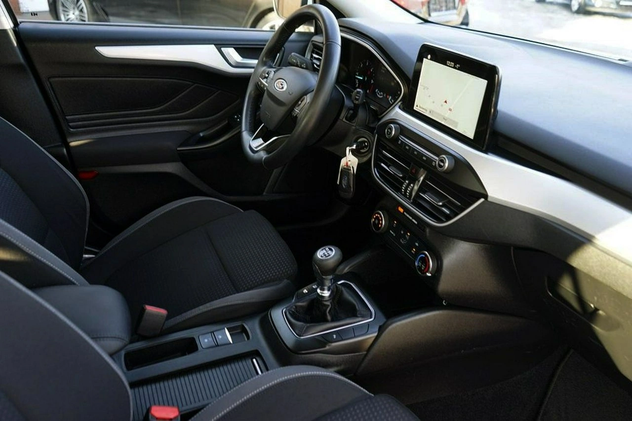 Ford Focus - Zdjęcie 17