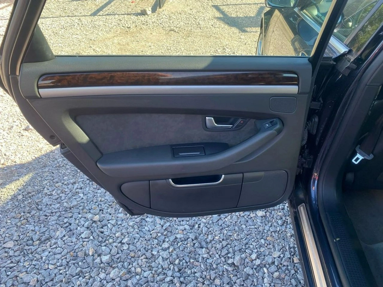 Audi A8 - Zdjęcie 22