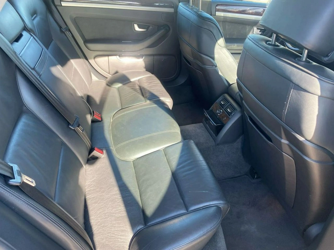 Audi A8 - Zdjęcie 26