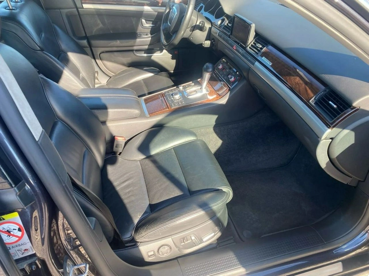 Audi A8 - Zdjęcie 28