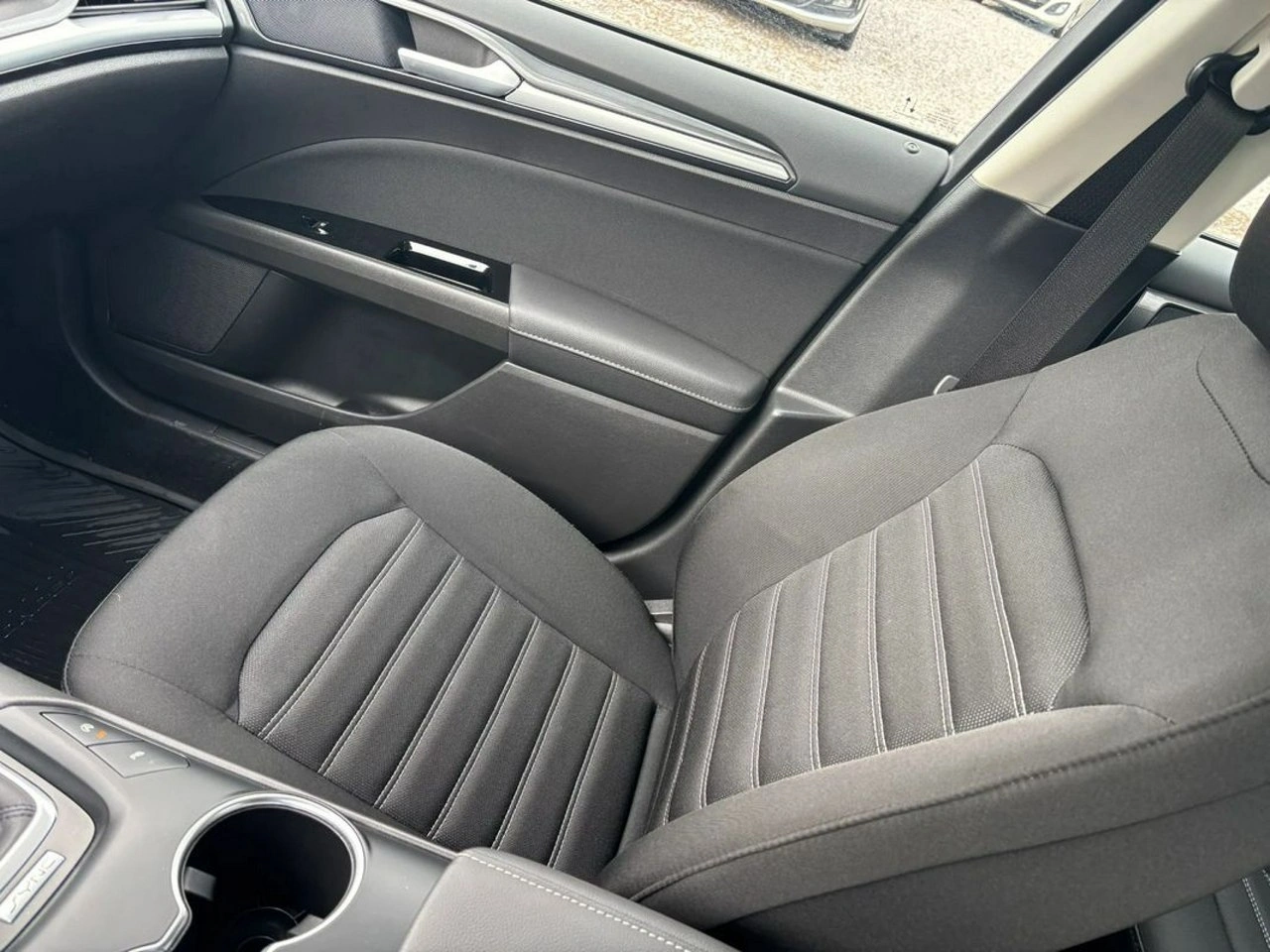 Ford Mondeo - Zdjęcie 22