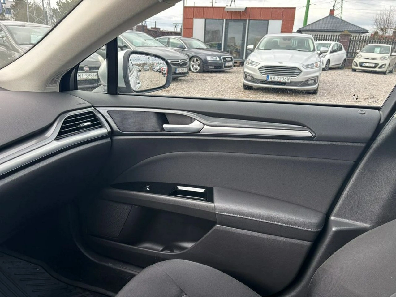 Ford Mondeo - Zdjęcie 23