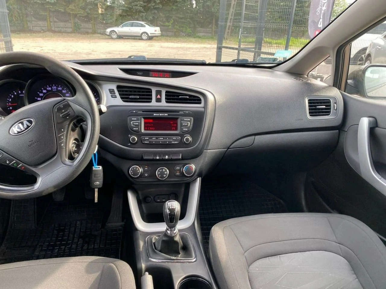 Kia Ceed - Zdjęcie 15