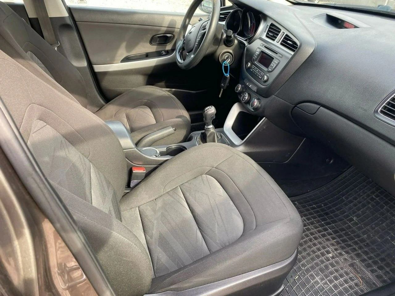 Kia Ceed - Zdjęcie 25