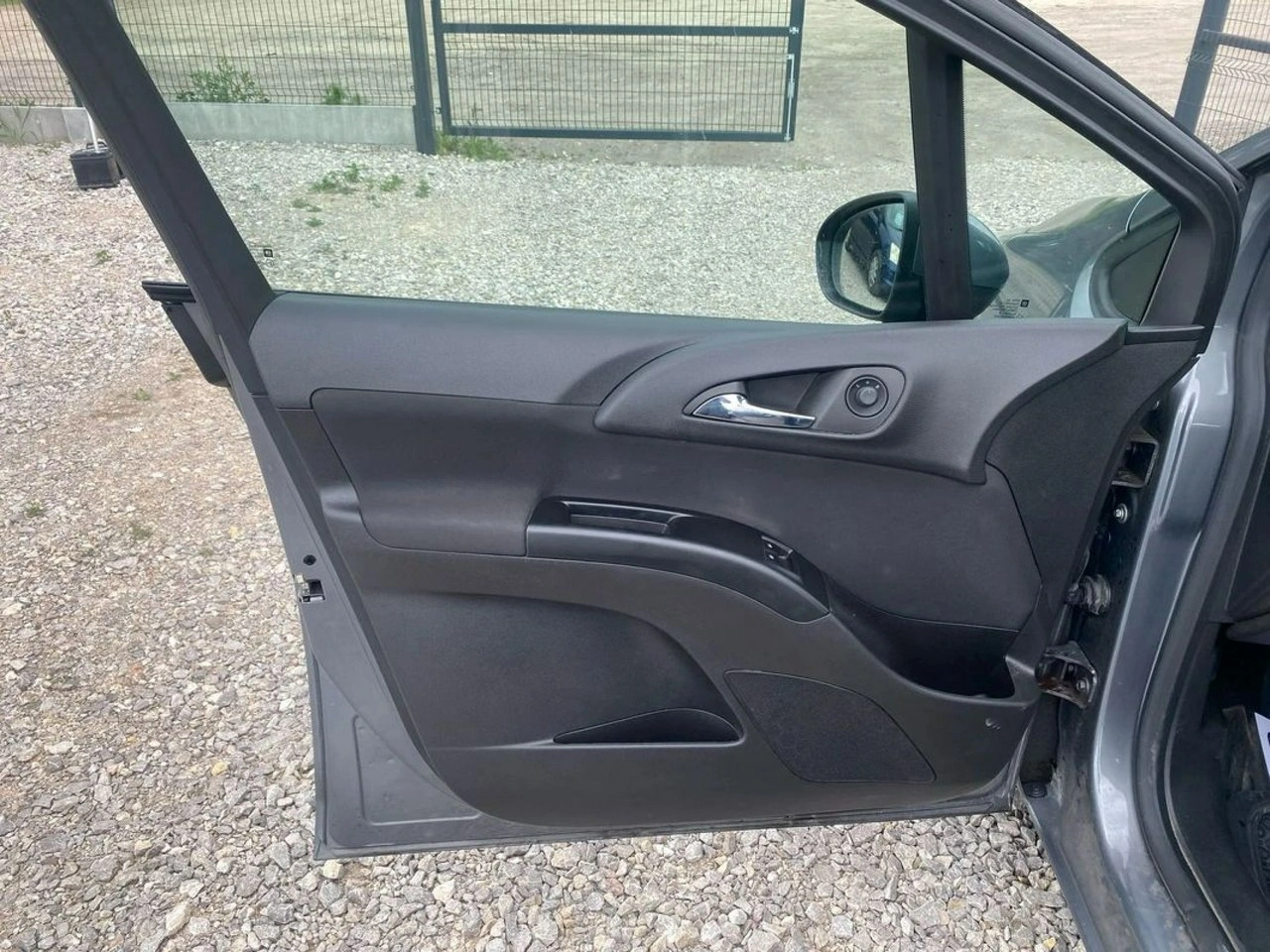 Opel Meriva - Zdjęcie 11