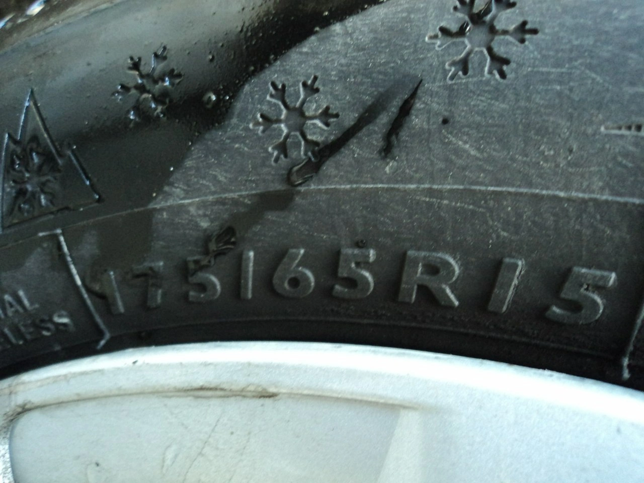 Toyota Yaris - Zdjęcie 16