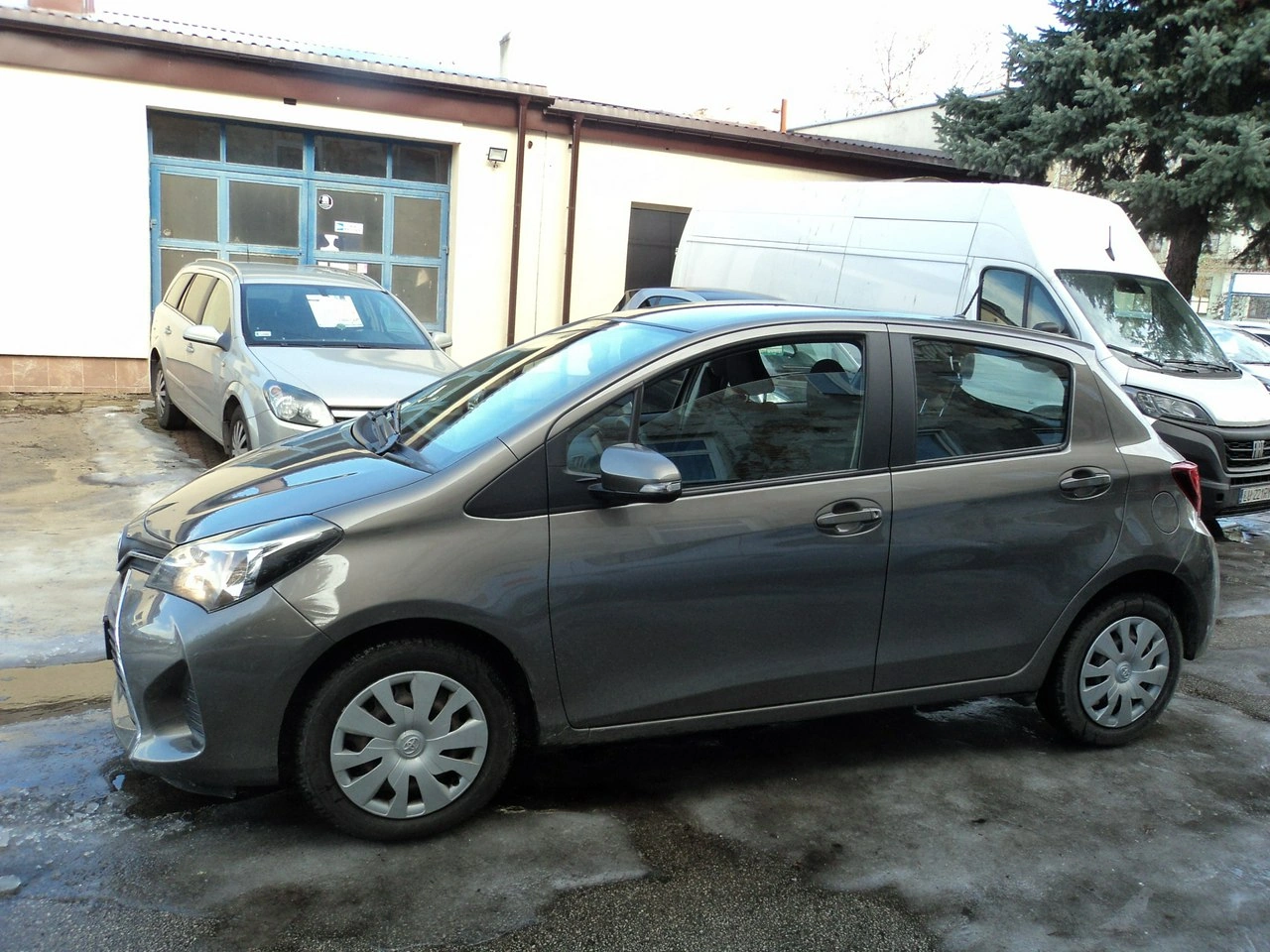 Toyota Yaris - Zdjęcie 3