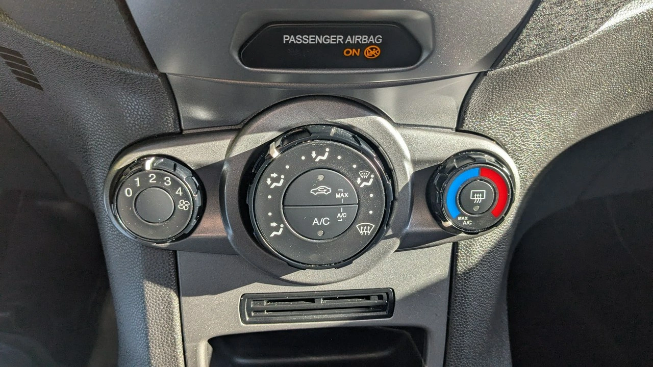 Ford Fiesta - Zdjęcie 24