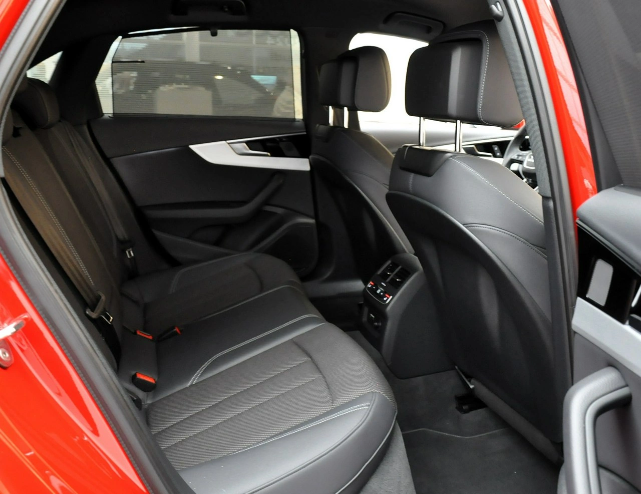 Audi A4 - Zdjęcie 29