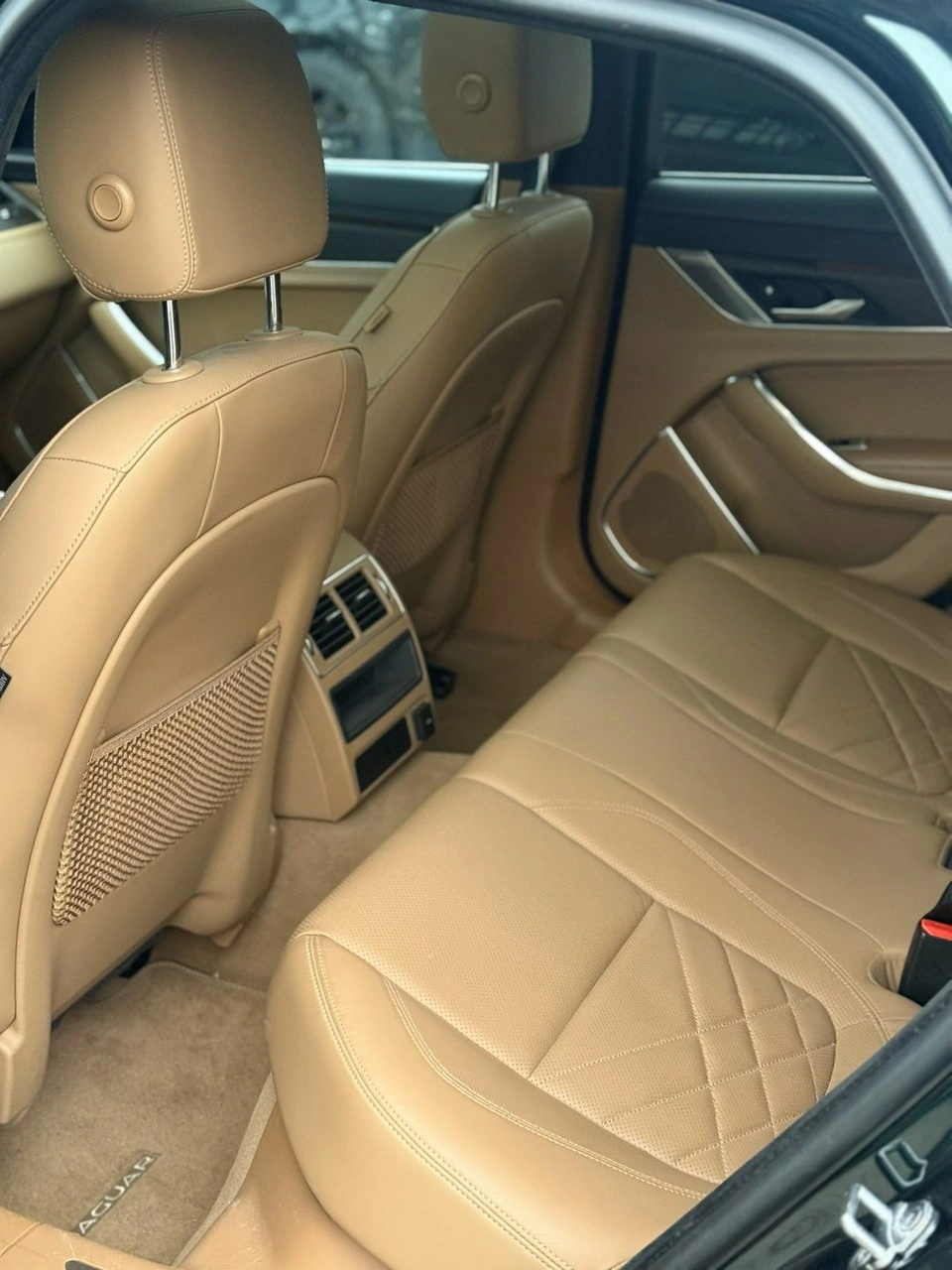 Jaguar XF - Zdjęcie 21