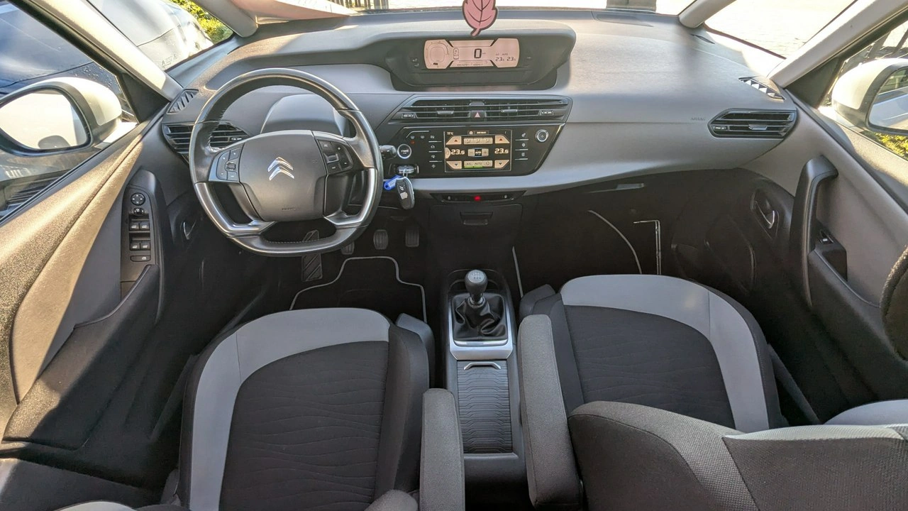 Citroën C4 Picasso - Zdjęcie 17