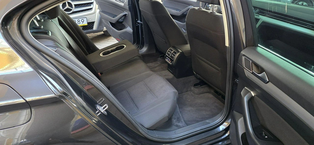 Volkswagen Passat - Zdjęcie 13